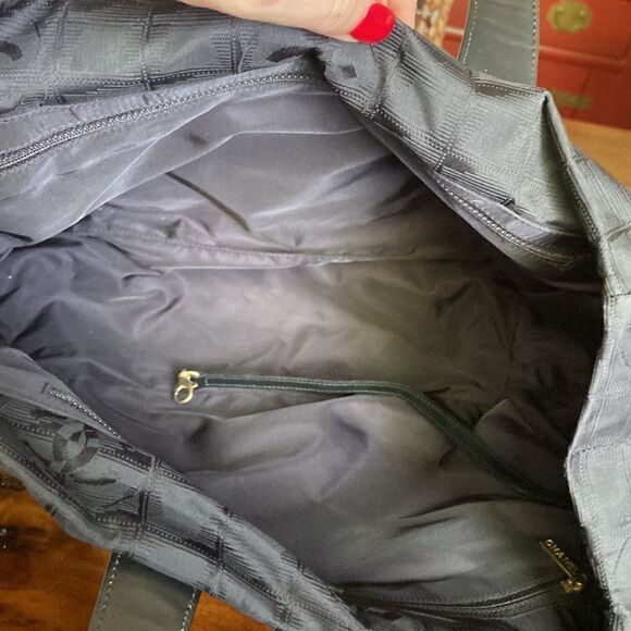 Chanel tote nylon bag excellent used condition - Picture 10 of 12